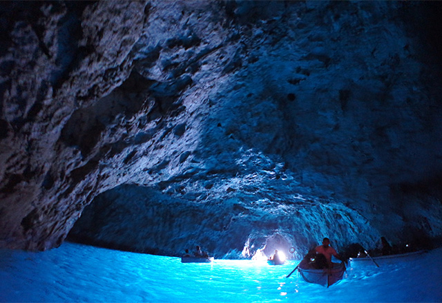 His 絶景 青の洞窟 イタリア カプリ島